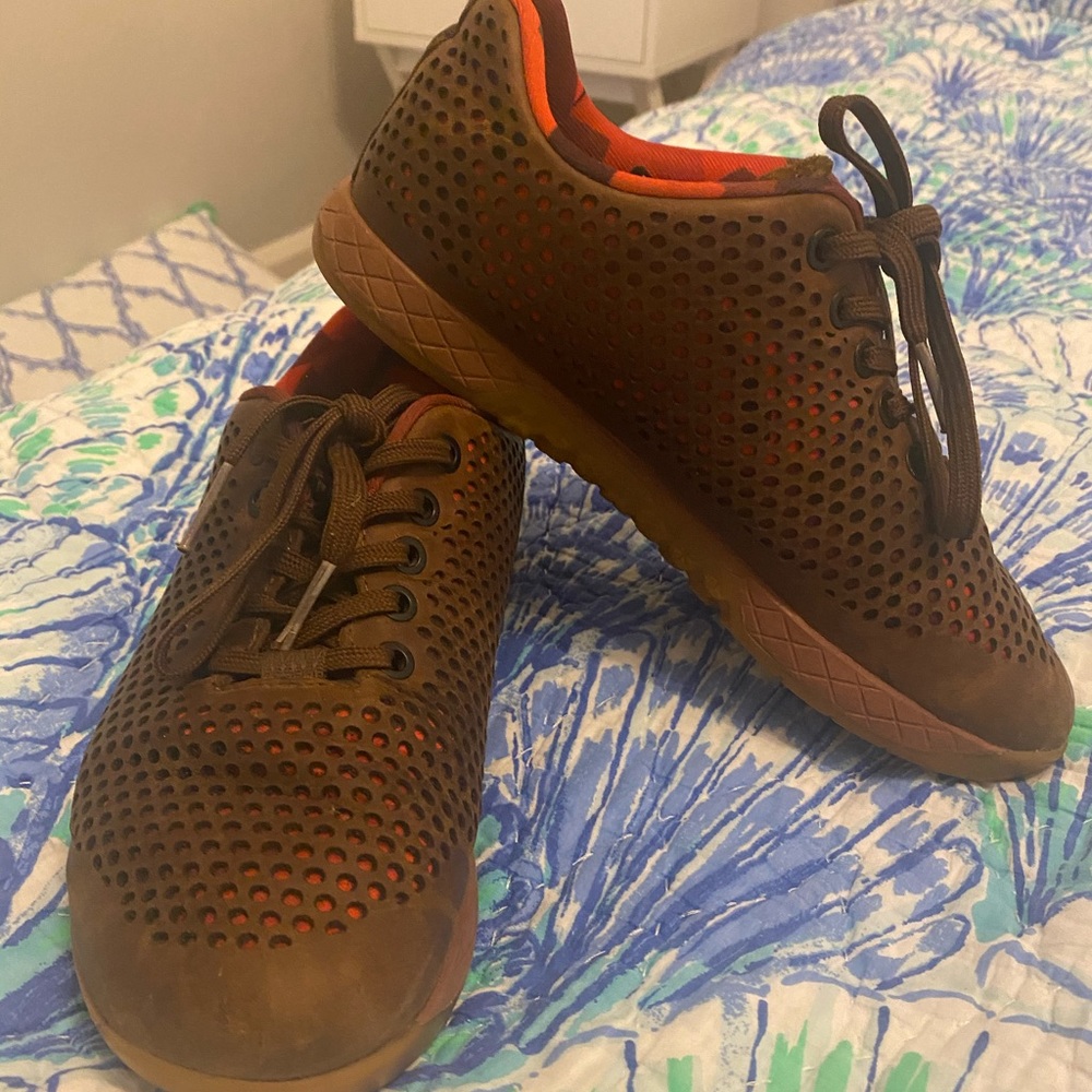 EUC 7.5 NoBull leather trainers